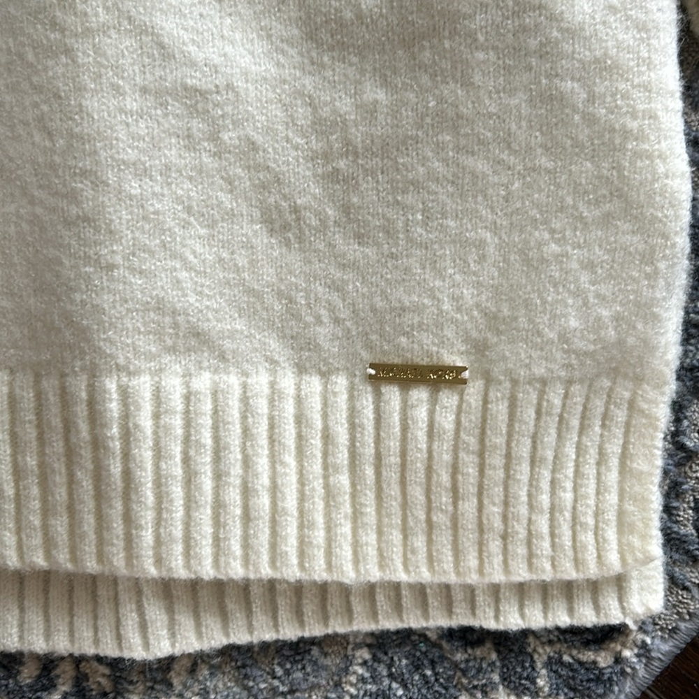 Michael Kors Cream Cold Shoulder V Neck Sweater Small - Picture 4 of 6